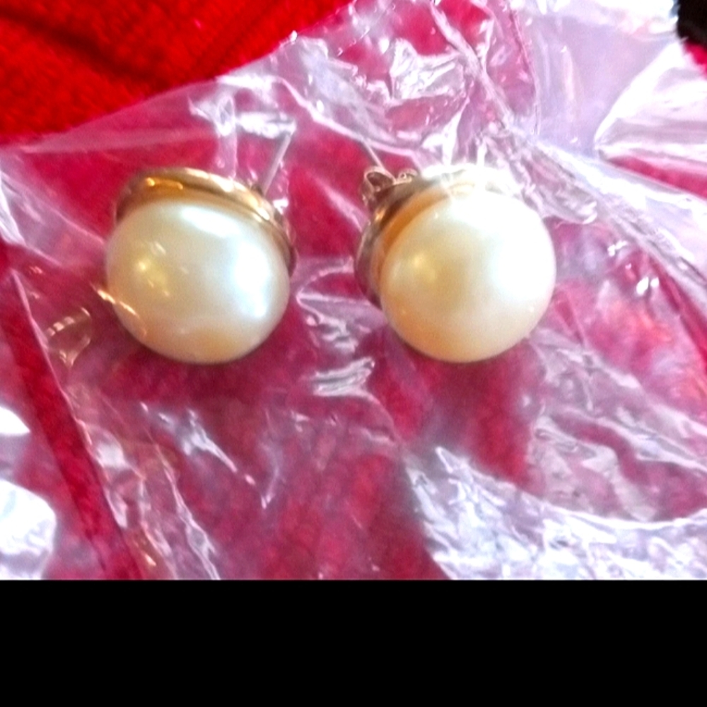 Vintage Baroque Pearlesque Earrings